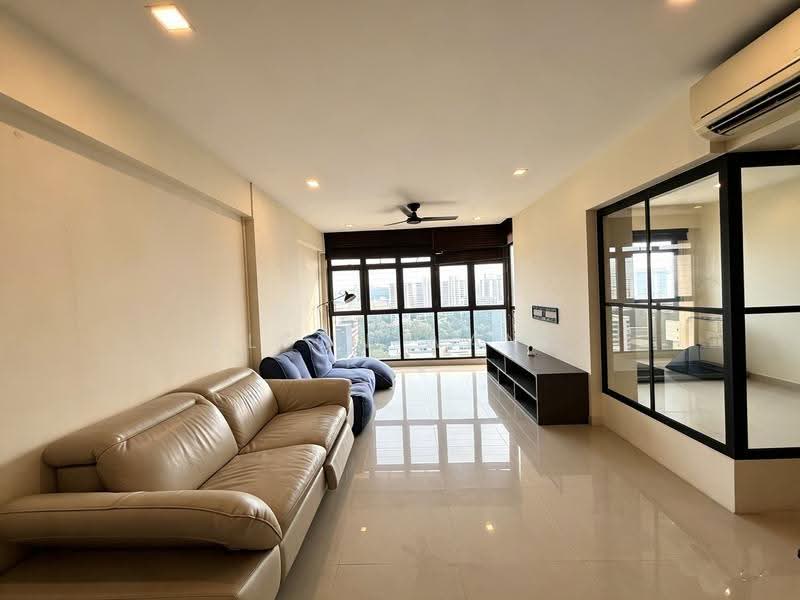 59 Strathmore Avenue, 59 Strathmore Avenue, Alexandra / Commonwealth, 4 Bedrooms, 1,184 sqft, HDB Flat For Rent, by Elson Wang, 500263904 - Living Room - PropertyGuru.com.sg