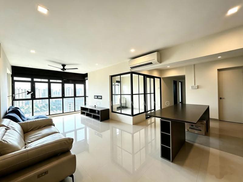 59 Strathmore Avenue, 59 Strathmore Avenue, Alexandra / Commonwealth, 4 Bedrooms, 1,184 sqft, HDB Flat For Rent, by Elson Wang, 500263904 - Living Room - PropertyGuru.com.sg