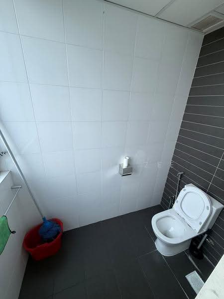 Innovation Place, 31 Mandai Estate, Admiralty / Woodlands, 1,300 sqft, Factory / Workshop (B2) For Rent, by Pauline Zee, 500263926 - Bathroom - CommercialGuru.com.sg