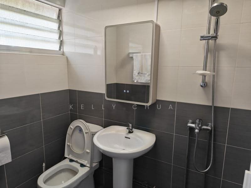 535A Serangoon North Avenue 4, 535A Serangoon North Avenue 4, Hougang / Punggol / Sengkang, 3 Bedrooms, 1,119 sqft, HDB Flat For Sale, by Kelly Chua, 500263927 - Bathroom - PropertyGuru.com.sg