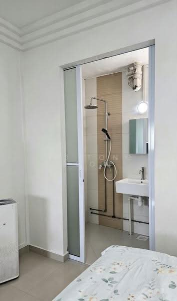 122 Bedok Reservoir Road, 122 Bedok Reservoir Road, Bedok / Upper East Coast, 3 Bedrooms, 904 sqft, HDB Flat For Sale, by Yeo Tong Boon, 500263955 - Bathroom - PropertyGuru.com.sg