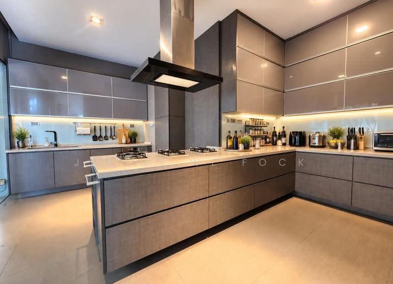 FINEST SENTOSA BUNGALOW & OTHER 40 HOUSES ON HAND, Ocean Drive, Harbourfront / Telok Blangah, 5 Bedrooms, 10,000 sqft, Detached House For Sale, by Julius WL Fock, 500263960 - Kitchen - PropertyGuru.com.sg