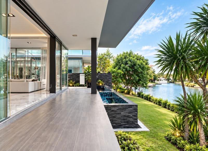FINEST SENTOSA BUNGALOW & OTHER 40 HOUSES ON HAND, Ocean Drive, Harbourfront / Telok Blangah, 5 Bedrooms, 10,000 sqft, Detached House For Sale, by Julius WL Fock, 500263960 - Living Room - PropertyGuru.com.sg