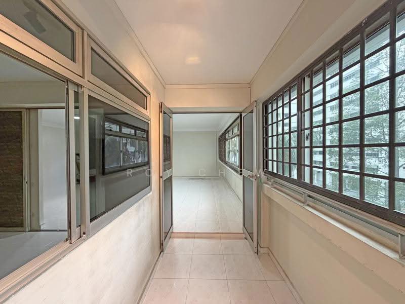 710 Pasir Ris Street 72, 710 Pasir Ris Street 72, Pasir Ris / Tampines, 4 Bedrooms, 1,571 sqft, HDB Flat For Sale, by Roy Chew, 500263961 - Corridor - PropertyGuru.com.sg