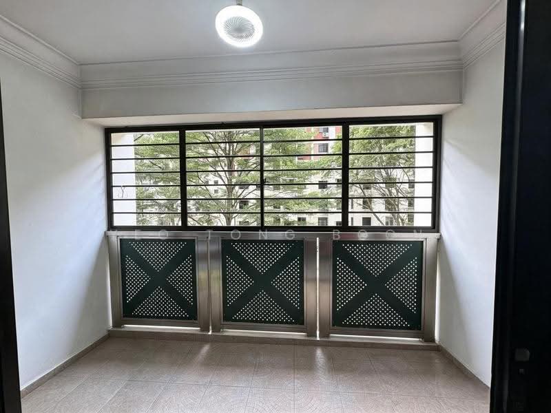 62 Lorong 4 Toa Payoh, 62 Lorong 4 Toa Payoh, Balestier / Toa Payoh, 3 Bedrooms, 1,291 sqft, HDB Flat For Sale, by Yeo Tong Boon, 500263973 - Balcony - PropertyGuru.com.sg