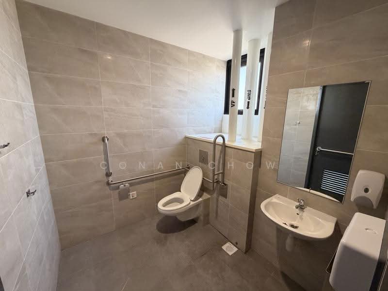 Tampines Connection, 2 Tampines North Drive 4, Pasir Ris / Tampines, 4,661 sqft, Factory / Workshop (B2) For Rent, by Conan Chow, 500263975 - Bathroom - CommercialGuru.com.sg