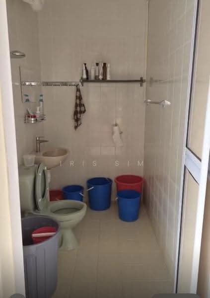 726 Tampines Street 71, 726 Tampines Street 71, Pasir Ris / Tampines, Room Rental, 110 sqft, HDB Flat For Rent, by Iris Sim, 500263984 - Bathroom - PropertyGuru.com.sg
