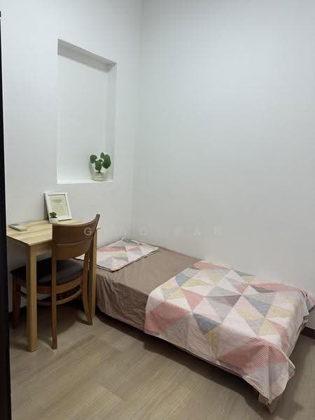 Palm Lodge, 4 Geylang Lor 37, Eunos / Geylang / Paya Lebar, Room Rental, 100 sqft, Condominium For Rent, by Gino Pan, 500263991 - Bedroom - PropertyGuru.com.sg