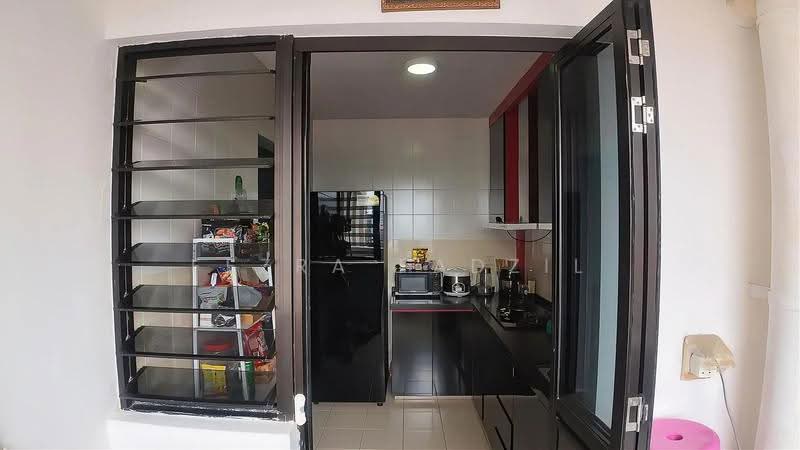 535 Choa Chu Kang Street 51, 535 Choa Chu Kang Street 51, Dairy Farm / Bukit Panjang / Choa Chu Kang, 2 Bedrooms, 742 sqft, HDB Flat For Sale, by Fezra Fadzil, 500264000 - Kitchen - PropertyGuru.com.sg