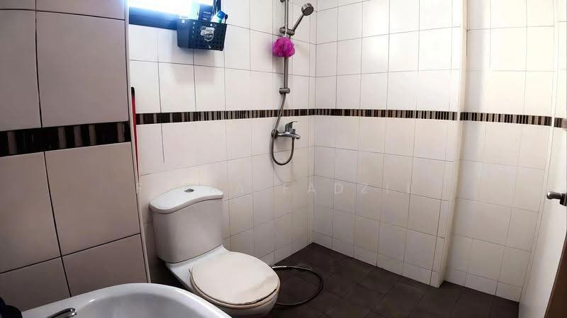 535 Choa Chu Kang Street 51, 535 Choa Chu Kang Street 51, Dairy Farm / Bukit Panjang / Choa Chu Kang, 2 Bedrooms, 742 sqft, HDB Flat For Sale, by Fezra Fadzil, 500264000 - Master Bathroom - PropertyGuru.com.sg