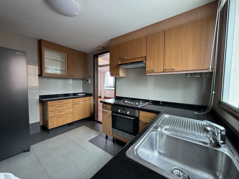 Family Living at Emerald Hill Orchard — 3BR + Helper's Room, Schools & MRT at Your Doorstep, Orchard / River Valley, 3 Bedrooms, 1,200 sqft, Condominium For Rent, by Daniel Lee, 500264002 - Kitchen - PropertyGuru.com.sg