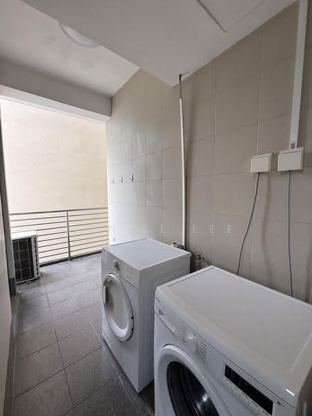 Family Living at Emerald Hill Orchard — 3BR + Helper's Room, Schools & MRT at Your Doorstep, Orchard / River Valley, 3 Bedrooms, 1,200 sqft, Condominium For Rent, by Daniel Lee, 500264002 - Balcony - PropertyGuru.com.sg