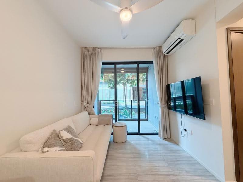 Parc Esta, 902 Sims Avenue, Eunos / Geylang / Paya Lebar, 1 Bedroom, 527 sqft, Condominium For Sale, by Alexis Quek, 500264004 - Living Room - PropertyGuru.com.sg