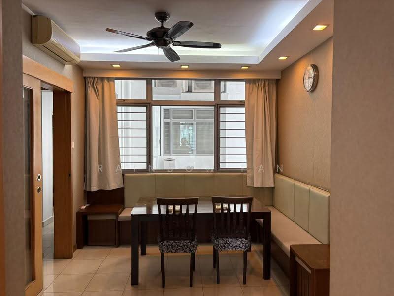 The Lakeshore, 33 Jurong West Street 41, Boon Lay / Jurong / Tuas, 3 Bedrooms, 1,141 sqft, Condominium For Sale, by Rainbow Fan, 500264010 - Dining Room - PropertyGuru.com.sg