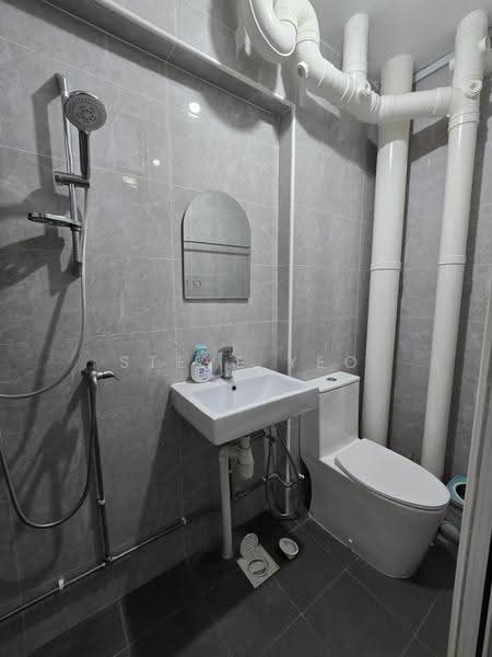 723 Jurong West Avenue 5, 723 Jurong West Avenue 5, Boon Lay / Jurong / Tuas, Room Rental, 180 sqft, HDB Flat For Rent, by Steve Yeo, 500264027 - Bathroom - PropertyGuru.com.sg
