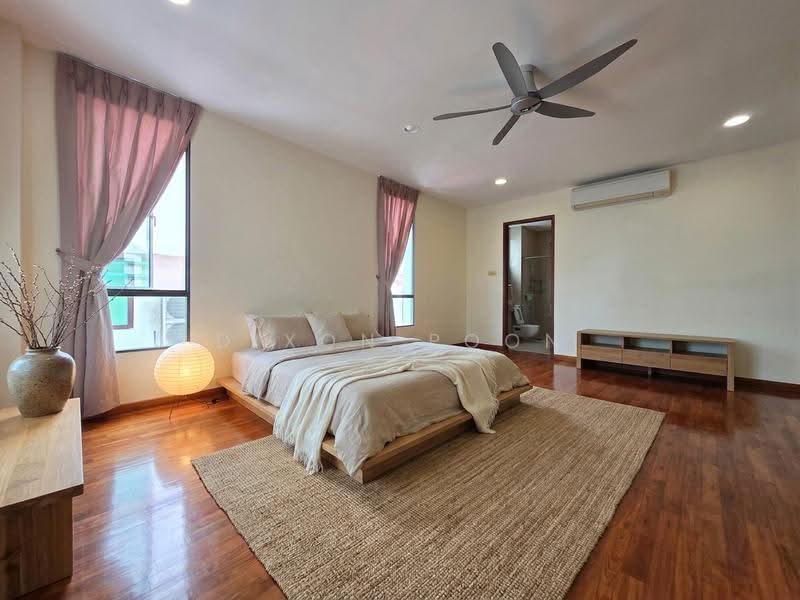 Rare Semi Detached in Paya Lebar, Hougang / Punggol / Sengkang, 6 Bedrooms, 7,770 sqft, Semi-Detached House For Sale, by Dixon Poon, 500264031 - Bedroom - PropertyGuru.com.sg