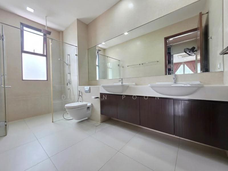 Rare Semi Detached in Paya Lebar, Hougang / Punggol / Sengkang, 6 Bedrooms, 7,770 sqft, Semi-Detached House For Sale, by Dixon Poon, 500264031 - Bathroom - PropertyGuru.com.sg