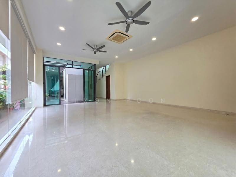 Rare Semi Detached in Paya Lebar, Hougang / Punggol / Sengkang, 6 Bedrooms, 7,770 sqft, Semi-Detached House For Sale, by Dixon Poon, 500264031 - Living Room - PropertyGuru.com.sg