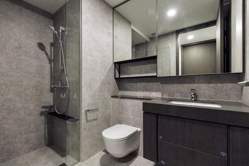 BEST 2BED 2BATH IN THE AREA WITH SUPERB VIEWS, Alexandra / Commonwealth, 2 Bedrooms, 721 sqft, Condominium For Sale, by Marius Wong, 500264033 - Bathroom - PropertyGuru.com.sg