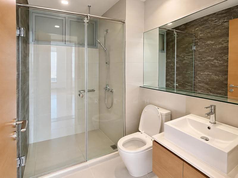 Centro Residences, 59 Ang Mo Kio Avenue 8, Ang Mo Kio / Bishan / Thomson, 4 Bedrooms, 1,281 sqft, Condominium For Sale, by Carrie Chin, 500264035 - Bathroom - PropertyGuru.com.sg