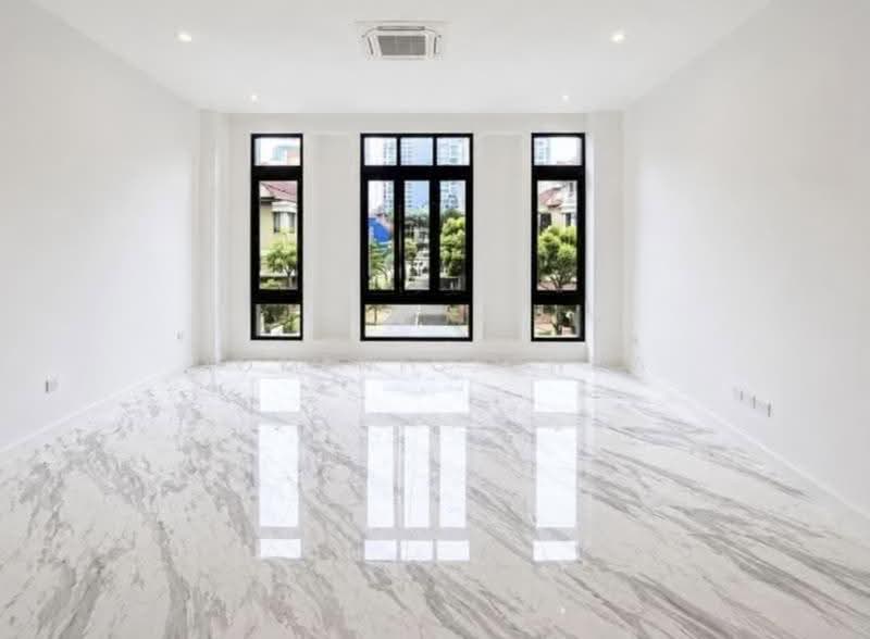 LANDED7772@Brand New 3 sty inter sought after location, Cambridge, Truro, Bristol , kampong java, Farrer Park / Serangoon Rd, 5 Bedrooms, 6,000 sqft, Terraced House For Sale, by Dominic Chua, 500264065 - Interior - PropertyGuru.com.sg