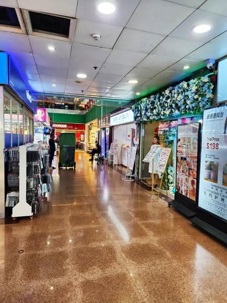 People's Park Complex, 1 Park Road, Boat Quay / Raffles Place / Marina, 452 sqft, Other Retail For Rent, by Merwin Tan, 500264070 - Corridor - CommercialGuru.com.sg