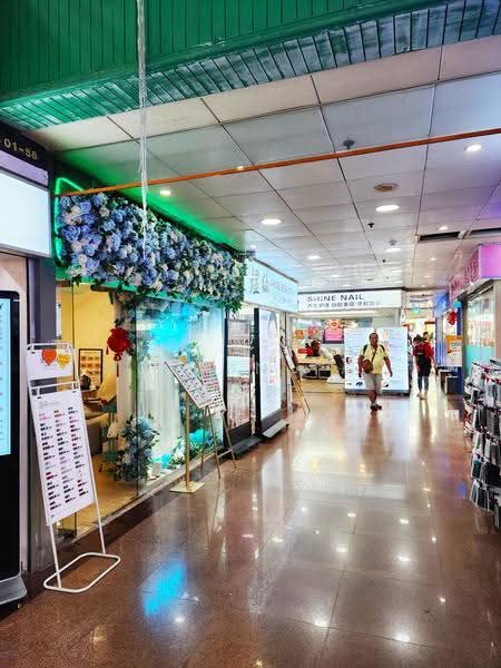People's Park Complex, 1 Park Road, Boat Quay / Raffles Place / Marina, 452 sqft, Other Retail For Rent, by Merwin Tan, 500264070 - Corridor - CommercialGuru.com.sg