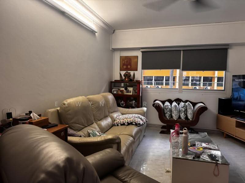 101 Pasir Ris Street 12, 101 Pasir Ris Street 12, Pasir Ris / Tampines, 4 Bedrooms, 1,572 sqft, HDB Flat For Sale, by Elwyn Gerard, 500264073 - Living Room - PropertyGuru.com.sg