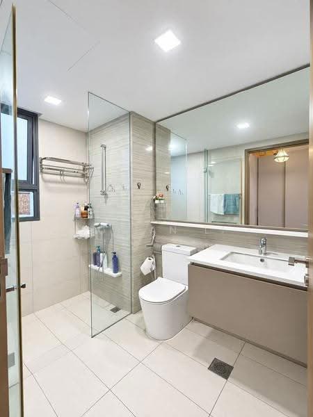 Bellewaters, 11 Anchorvale Crescent, Hougang / Punggol / Sengkang, 4 Bedrooms, 1,367 sqft, Condominium For Sale, by Julian Li, 500264074 - Bathroom - PropertyGuru.com.sg