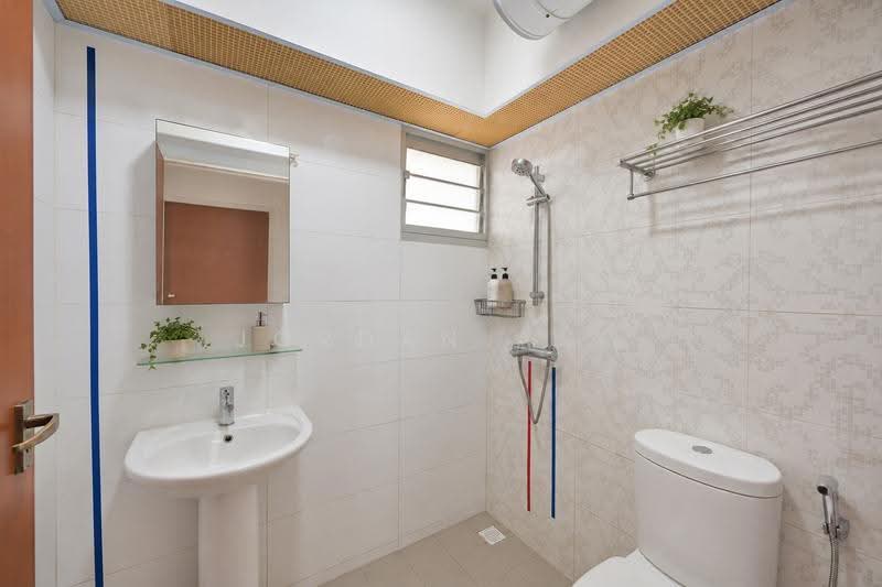 7 Upper Aljunied Lane, 7 Upper Aljunied Lane, Macpherson / Potong Pasir, 3 Bedrooms, 1,001 sqft, HDB Flat For Sale, by Jordan Ang, 500264077 - Bathroom - PropertyGuru.com.sg