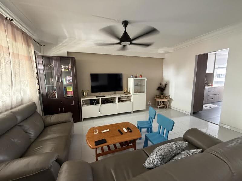 423 Choa Chu Kang Avenue 4, 423 Choa Chu Kang Avenue 4, Dairy Farm / Bukit Panjang / Choa Chu Kang, 3 Bedrooms, 1,141 sqft, HDB Flat For Sale, by Jay Kumar, 500264080 - Living Room - PropertyGuru.com.sg