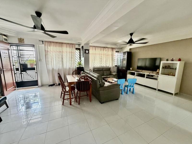 423 Choa Chu Kang Avenue 4, 423 Choa Chu Kang Avenue 4, Dairy Farm / Bukit Panjang / Choa Chu Kang, 3 Bedrooms, 1,141 sqft, HDB Flat For Sale, by Jay Kumar, 500264080 - Living Room - PropertyGuru.com.sg