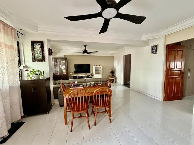 423 Choa Chu Kang Avenue 4, 423 Choa Chu Kang Avenue 4, Dairy Farm / Bukit Panjang / Choa Chu Kang, 3 Bedrooms, 1,141 sqft, HDB Flat For Sale, by Jay Kumar, 500264080 - Living Room - PropertyGuru.com.sg