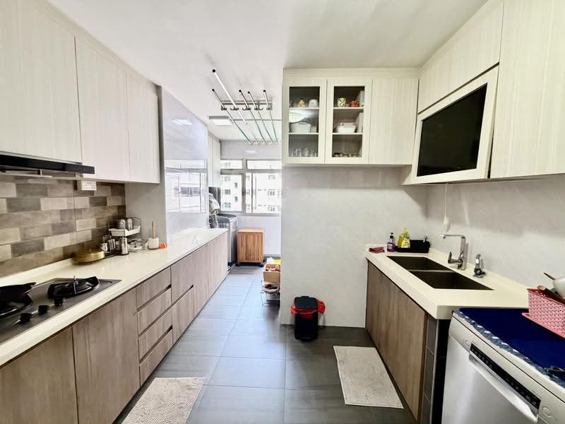 423 Choa Chu Kang Avenue 4, 423 Choa Chu Kang Avenue 4, Dairy Farm / Bukit Panjang / Choa Chu Kang, 3 Bedrooms, 1,141 sqft, HDB Flat For Sale, by Jay Kumar, 500264080 - Kitchen - PropertyGuru.com.sg