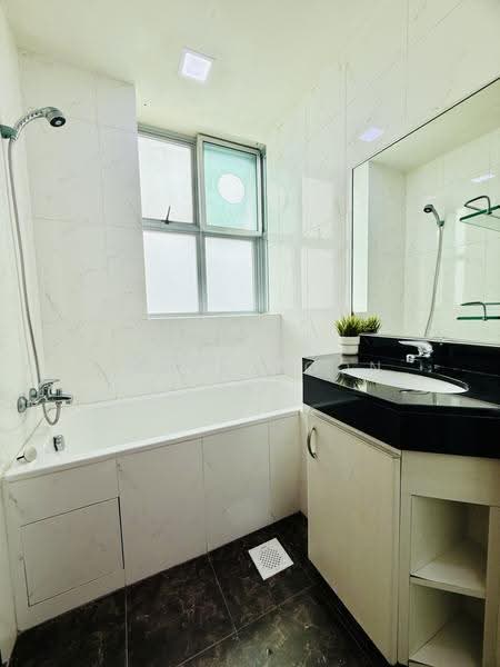 Bishan Loft, 33 Bishan Street 11, Ang Mo Kio / Bishan / Thomson, Room Rental, 180 sqft, Condominium For Rent, by Steve Voon, 500264100 - Bathroom - PropertyGuru.com.sg