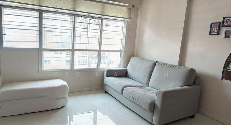 451A Bukit Batok West Avenue 6, 451A Bukit Batok West Avenue 6, Dairy Farm / Bukit Panjang / Choa Chu Kang, 2 Bedrooms, 721 sqft, HDB Flat For Sale, by Cecilia Chin, 500264114 - Living Room - PropertyGuru.com.sg
