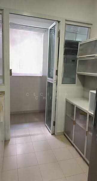 451A Bukit Batok West Avenue 6, 451A Bukit Batok West Avenue 6, Dairy Farm / Bukit Panjang / Choa Chu Kang, 2 Bedrooms, 721 sqft, HDB Flat For Sale, by Cecilia Chin, 500264114 - Kitchen - PropertyGuru.com.sg