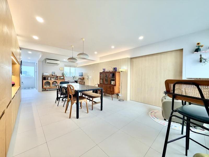 662 Buffalo Road, 662 Buffalo Road, Farrer Park / Serangoon Rd, 2 Bedrooms, 882 sqft, HDB Flat For Sale, by Jaeson Lin 林暉盛, 500264117 - Living Room - PropertyGuru.com.sg
