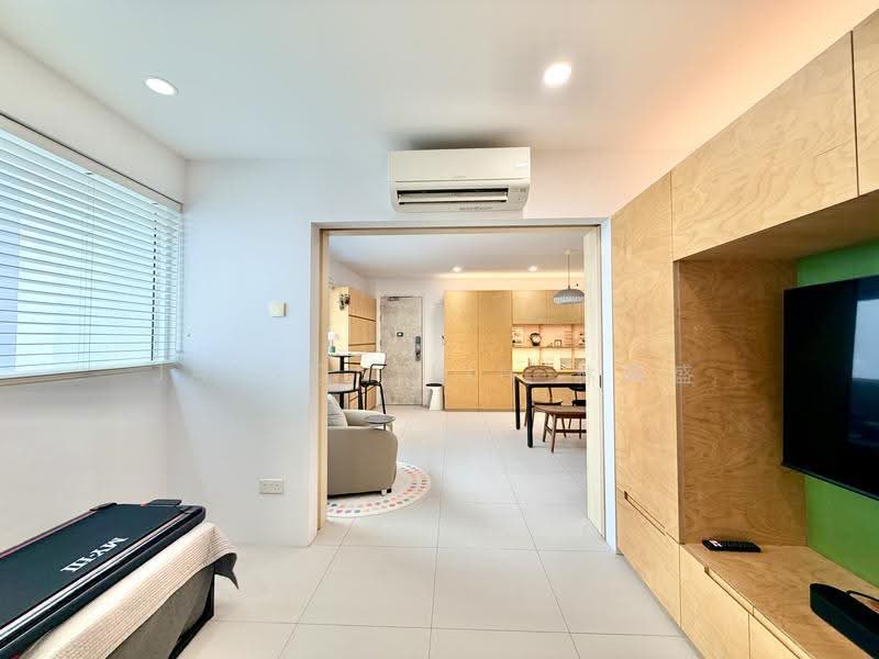 662 Buffalo Road, 662 Buffalo Road, Farrer Park / Serangoon Rd, 2 Bedrooms, 882 sqft, HDB Flat For Sale, by Jaeson Lin 林暉盛, 500264117 - Living Room - PropertyGuru.com.sg