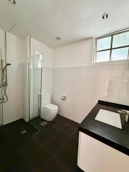 La Suisse I, 58 Swiss View, Newton / Novena, 3 Bedrooms, 2,110 sqft, Condominium For Sale, by Eileen Cheng, 500264126 - Bathroom - PropertyGuru.com.sg