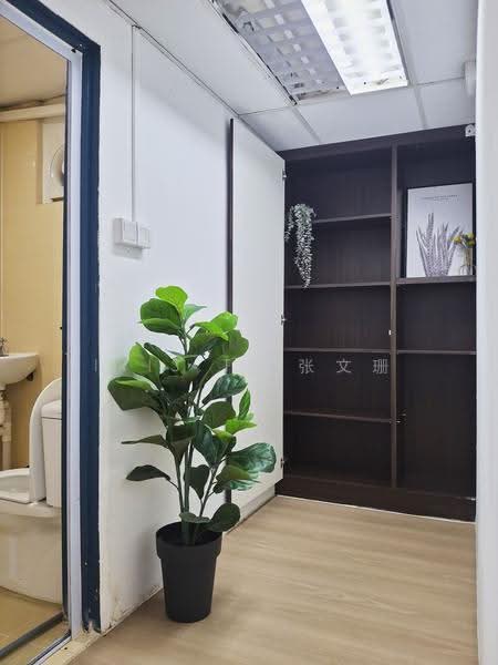 Textile Centre, 200 Jalan Sultan, Beach Road / Bugis / Rochor, 883 sqft, Office For Sale, by Iris T. 张文珊, 500264128 - Bathroom - CommercialGuru.com.sg