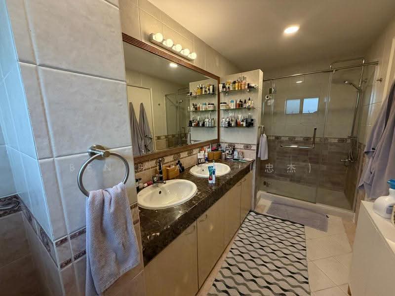 SEEN Rare 2.5 Storey Detached @ Sixth Ave Coronation Road, SEEN Property, Tanglin / Holland / Bukit Timah, 5 Bedrooms, 6,000 sqft, Detached House For Rent, by Ben Huang (忠杰), 500264135 - Bathroom - PropertyGuru.com.sg