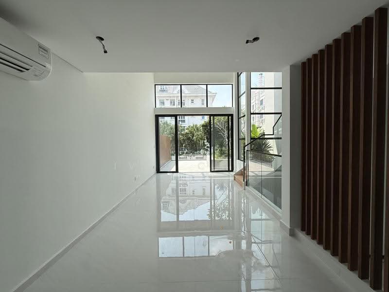 LANDED7772@ Great Layout 5BR Siglap Terrace Brand New Walk to Amenities! Walk to Siglap MRT, East Coast / Marine Parade, 5 Bedrooms, 5,000 sqft, Terraced House For Sale, by Ivan Chng, 500264142 - Interior - PropertyGuru.com.sg
