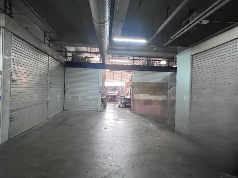 Empire Techno Centre, 30 Kaki Bukit Road 3, Eunos / Geylang / Paya Lebar, 2,820 sqft, Factory / Workshop (B2) For Sale, by Catherine Ho Mei Yoke, 500264172 - Spacious unit’s carpark for easy loading - CommercialGuru.com.sg