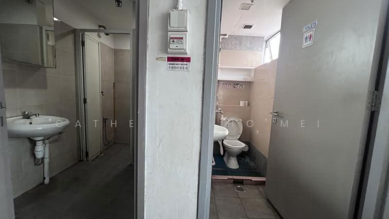 Empire Techno Centre, 30 Kaki Bukit Road 3, Eunos / Geylang / Paya Lebar, 2,820 sqft, Factory / Workshop (B2) For Sale, by Catherine Ho Mei Yoke, 500264172 - Toilets (Male & Female) - CommercialGuru.com.sg