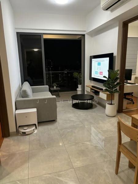 Stirling Residences, 23 Stirling Road, Alexandra / Commonwealth, 2 Bedrooms, 657 sqft, Condominium For Sale, by JJ Huang, 500264189 - Living Room - PropertyGuru.com.sg