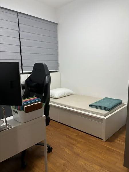 Stirling Residences, 23 Stirling Road, Alexandra / Commonwealth, 2 Bedrooms, 657 sqft, Condominium For Sale, by JJ Huang, 500264189 - Common bedroom - PropertyGuru.com.sg