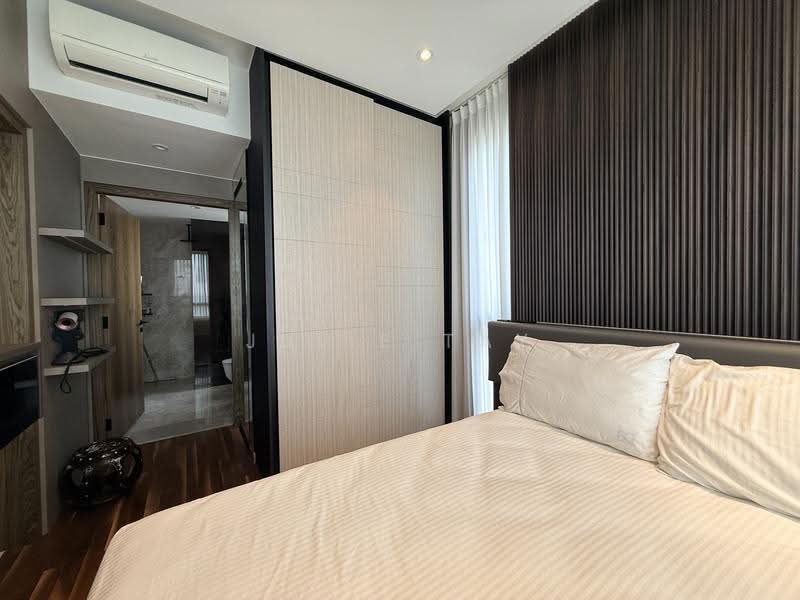 COASTLINE RESIDENCES, 9 Amber Road, East Coast / Marine Parade, 1 Bedroom, 452 sqft, Condominium For Sale, by Julie Tay, 500264197 - Bedroom - PropertyGuru.com.sg