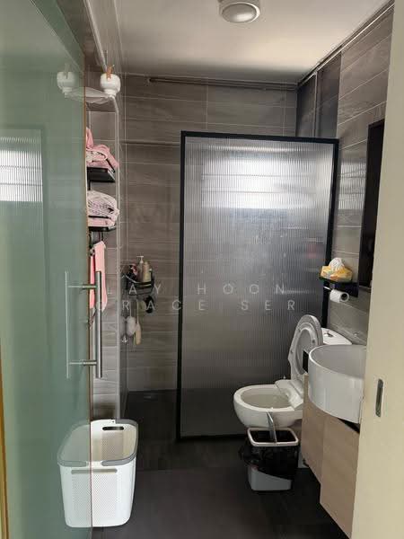 772 Bedok Reservoir View, 772 Bedok Reservoir View, Bedok / Upper East Coast, Room Rental, 100 sqft, HDB Flat For Rent, by Lay Hoon Grace Ser, 500264210 - Common Bathroom - PropertyGuru.com.sg