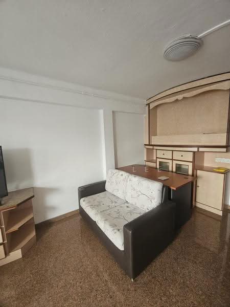 108 Lorong 1 Toa Payoh, 108 Lorong 1 Toa Payoh, Balestier / Toa Payoh, 2 Bedrooms, 700 sqft, HDB Flat For Sale, by Dawn Lee, 500264232 - Living Room - PropertyGuru.com.sg